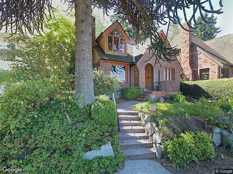 Florentia, SEATTLE, WA 98119