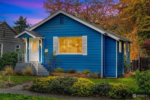 41St, SEATTLE, WA 98136