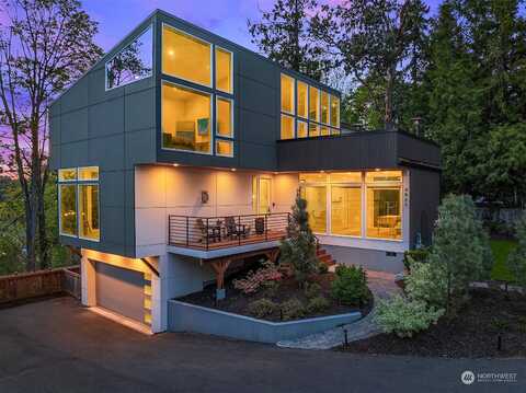 Puget, SEATTLE, WA 98106