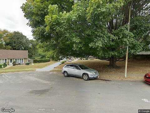 Holly, BROOMALL, PA 19008