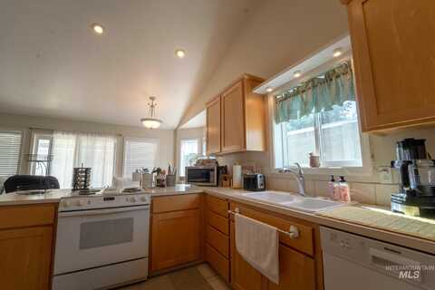 16Th, CLARKSTON, WA 99403