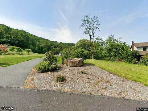 Dogwood, SLATINGTON, PA 18080