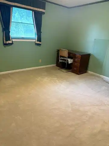 Fairway, BLUEFIELD, VA 24605