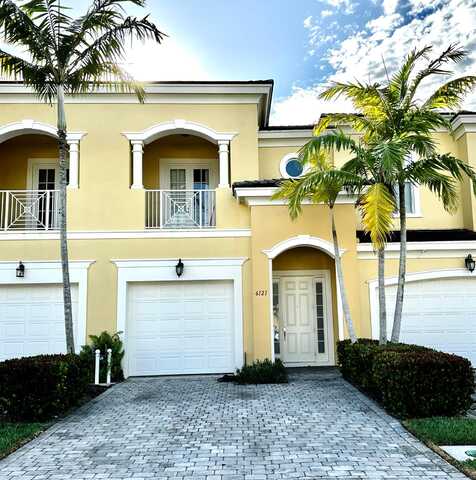 Kendra, PORT SAINT LUCIE, FL 34983