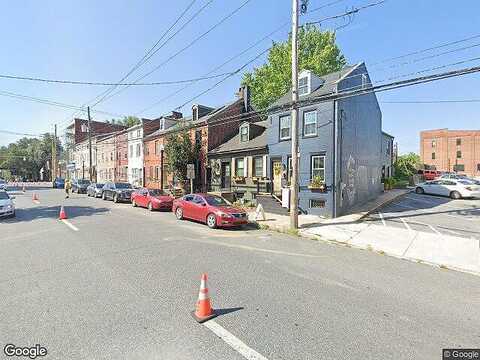 Queen, LANCASTER, PA 17603