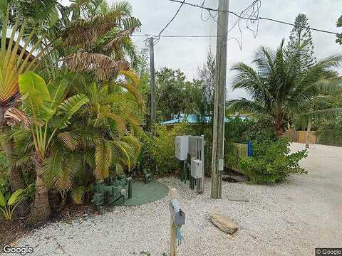 White, SARASOTA, FL 34242