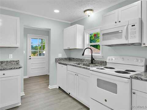 Lee, HOPEWELL, VA 23860