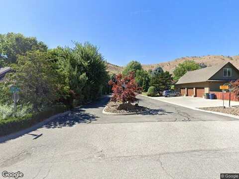 Center Court, WENATCHEE, WA 98801