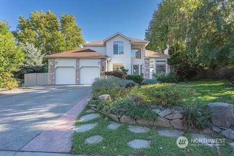 Center Court, WENATCHEE, WA 98801