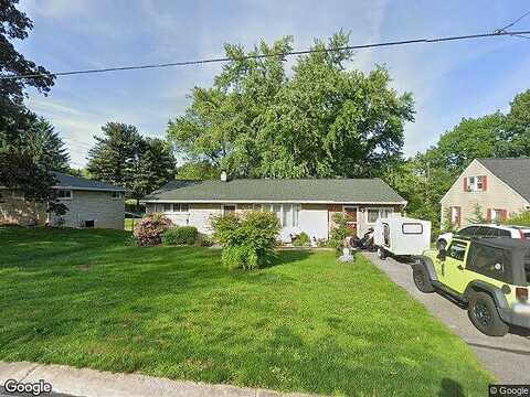 Louise, YORK, PA 17403