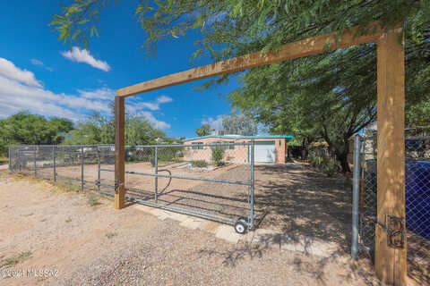 Walnut, TUCSON, AZ 85712