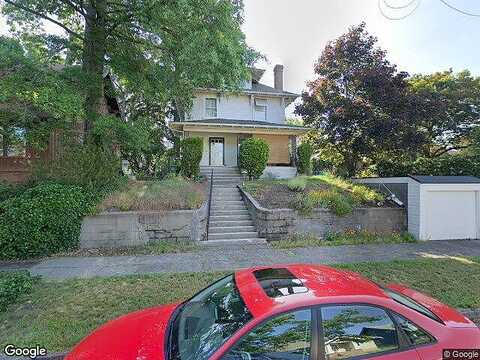 61St, PORTLAND, OR 97213