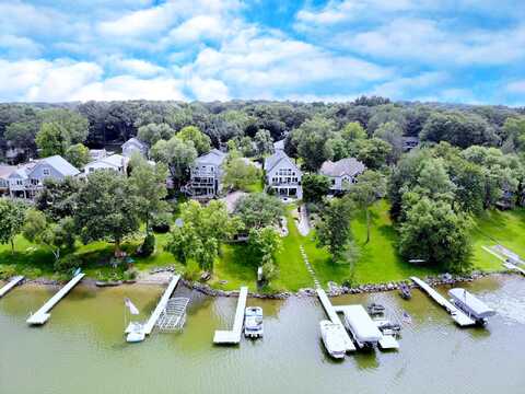 Rhoy, CHASKA, MN 55318