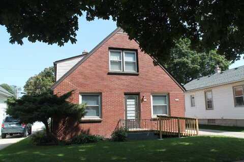 71St, MILWAUKEE, WI 53213