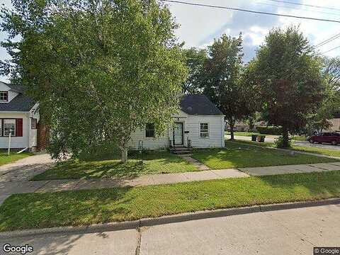 Eliza, GREEN BAY, WI 54301