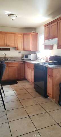 84Th, LOS ANGELES, CA 90001