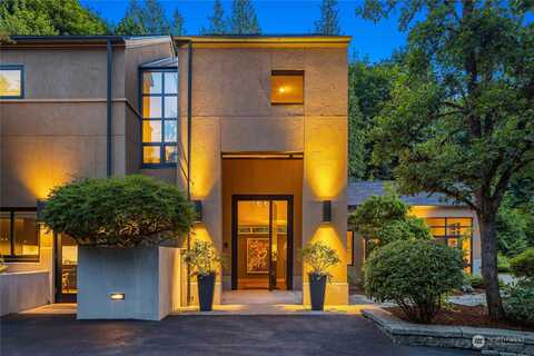 Old Black Nugget, ISSAQUAH, WA 98029