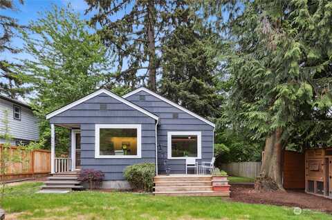 Roosevelt, SEATTLE, WA 98125