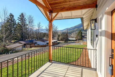 Broadway, ROGUE RIVER, OR 97537