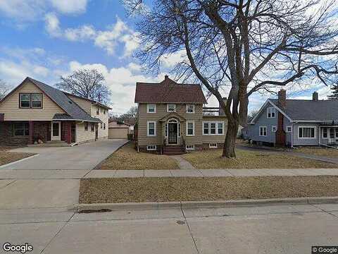 Howell, MILWAUKEE, WI 53207