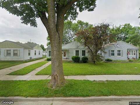 Lawn, MILWAUKEE, WI 53209