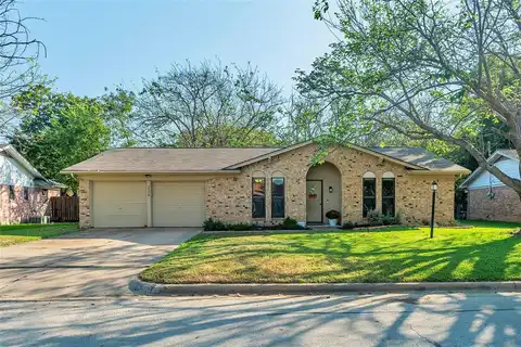 Suzanne, BURLESON, TX 76028