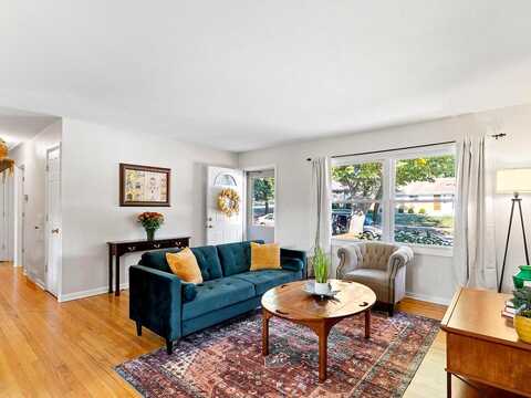 97Th, MILWAUKEE, WI 53227