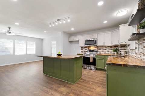 Bertrand, DALLAS, TX 75215