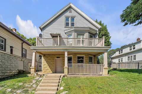 12Th, MILWAUKEE, WI 53215