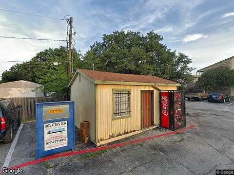 Vicki, BALCH SPRINGS, TX 75180