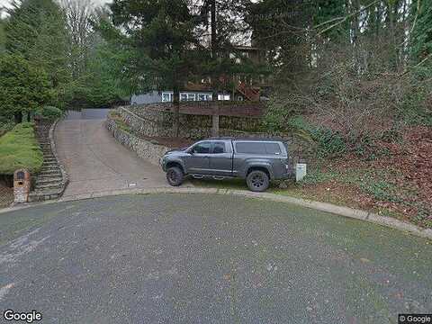Hobbit, LAKE OSWEGO, OR 97034