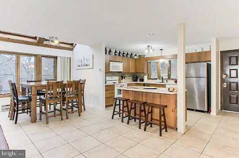 Overlook, TANNERSVILLE, PA 18372