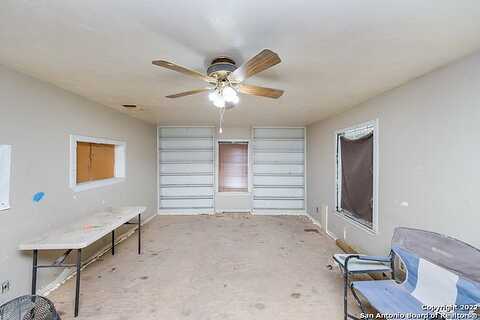 Meek, CIBOLO, TX 78108
