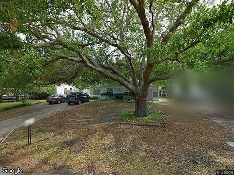 Lawn, TAMPA, FL 33611