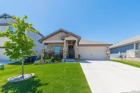 Ella, NEW BRAUNFELS, TX 78130