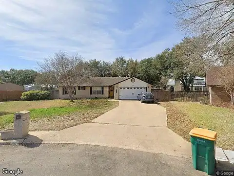 Summer Breeze, CASTROVILLE, TX 78009