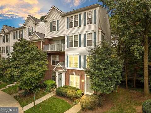 Fair Crest, FAIRFAX, VA 22033