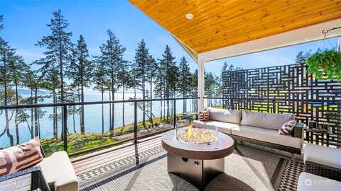 Sergios View, OAK HARBOR, WA 98277