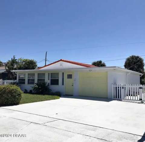 Laurie, ORMOND BEACH, FL 32176