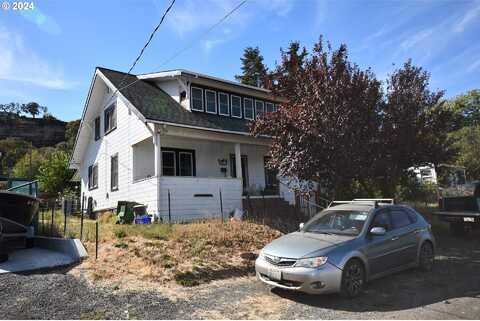 15Th, THE DALLES, OR 97058