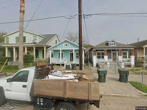 Avenue M 1/2, GALVESTON, TX 77550