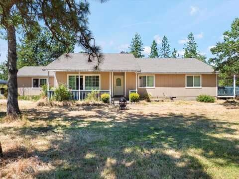 Haylees, GRANTS PASS, OR 97526