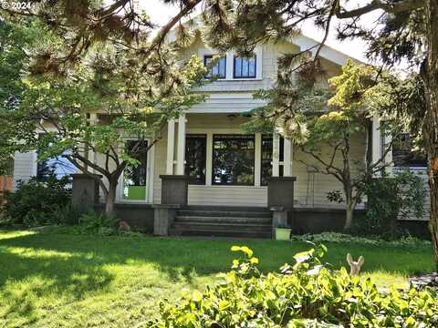 10Th, THE DALLES, OR 97058