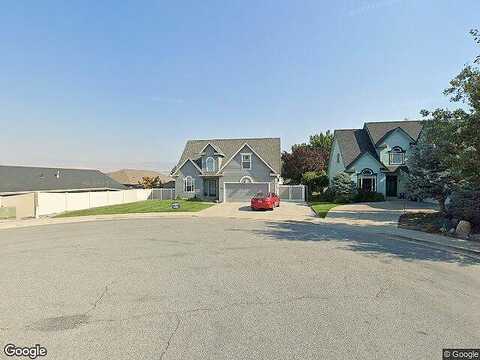 Brandi, WENATCHEE, WA 98801