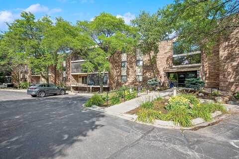 Greenbrier, HOPKINS, MN 55305
