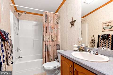 Adele, CARLISLE, PA 17015