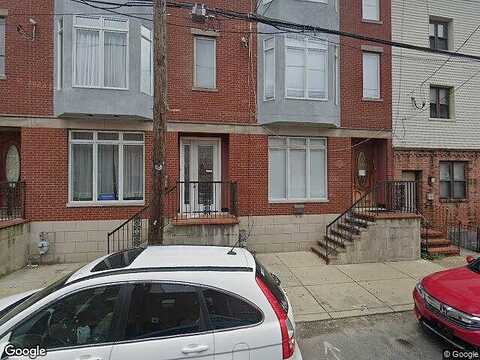 8Th, PHILADELPHIA, PA 19147
