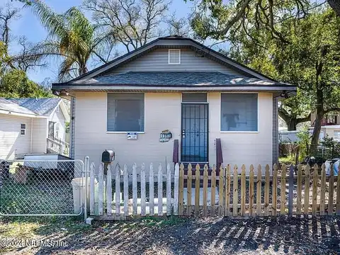 Ella, JACKSONVILLE, FL 32209