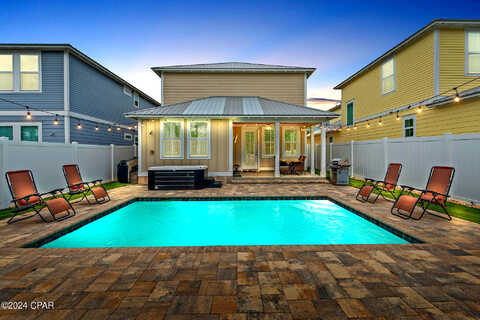 Lyndell, PANAMA CITY BEACH, FL 32407