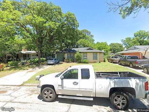 Lilly, ARLINGTON, TX 76013